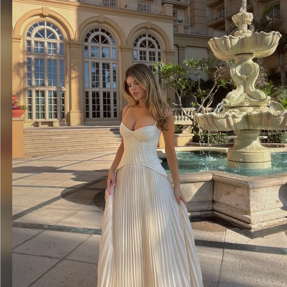 Fashion nova Daniella lace corset pleated maxi dress in cream